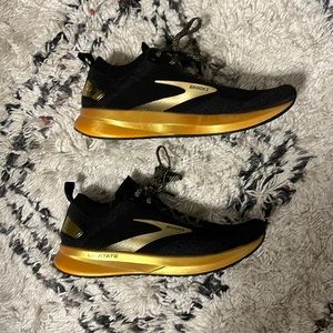 ❗️SALE❗️Brooks Levitate Running Shoes - 9.5